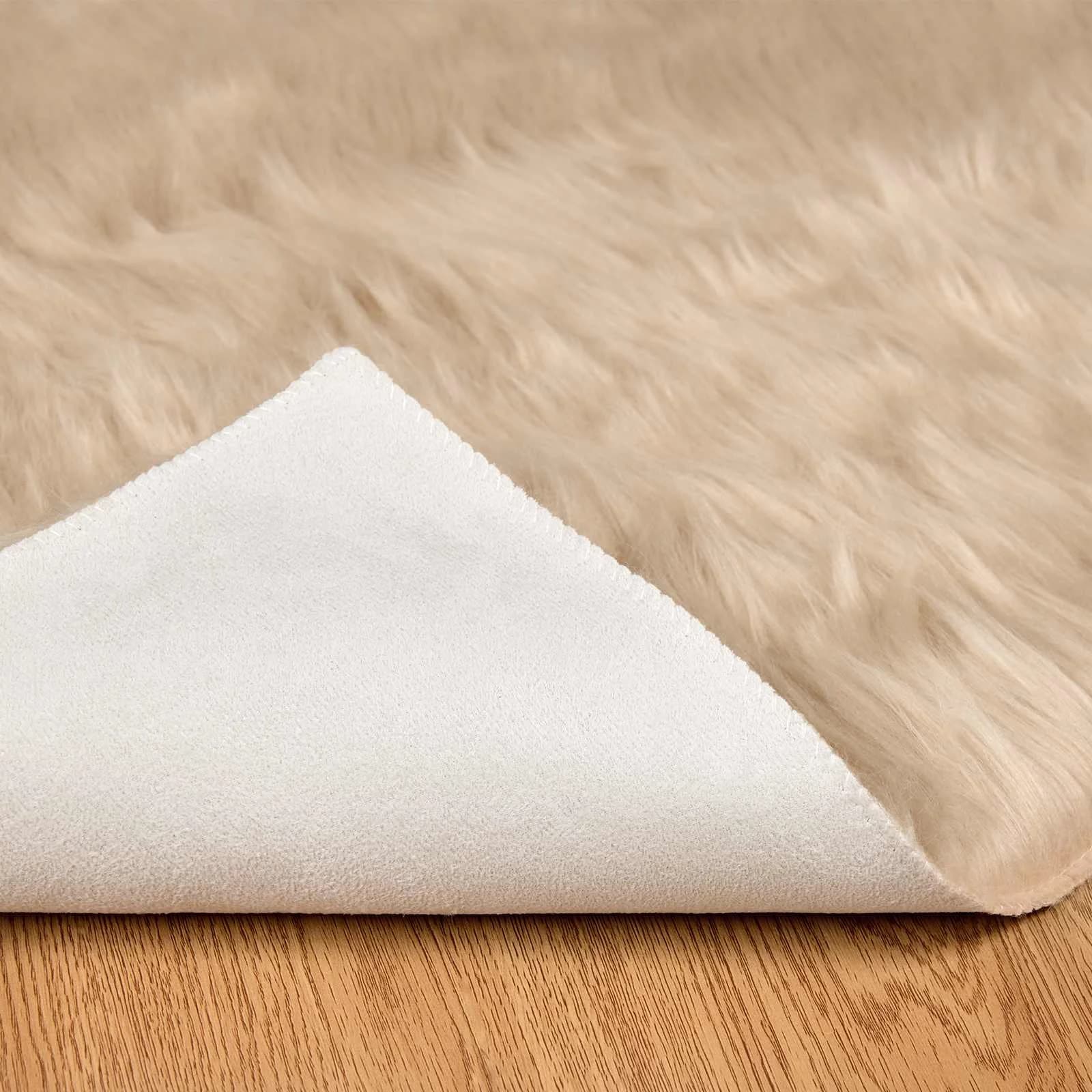 Preproga iz umetnega ovčjega krzna TAFALLA Bež 200 x 280 cm - slika 6