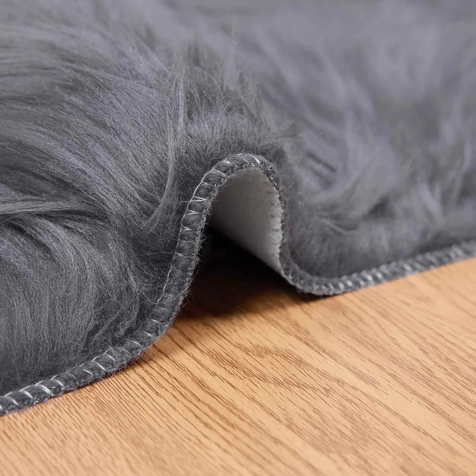 Preproga iz umetnega ovčjega krzna TAFALLA Antracit Poliester - slika 8