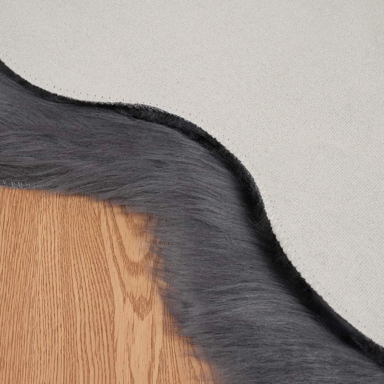 Preproga iz umetnega ovčjega krzna TAFALLA Antracit 80 x 120 cm - slika 6