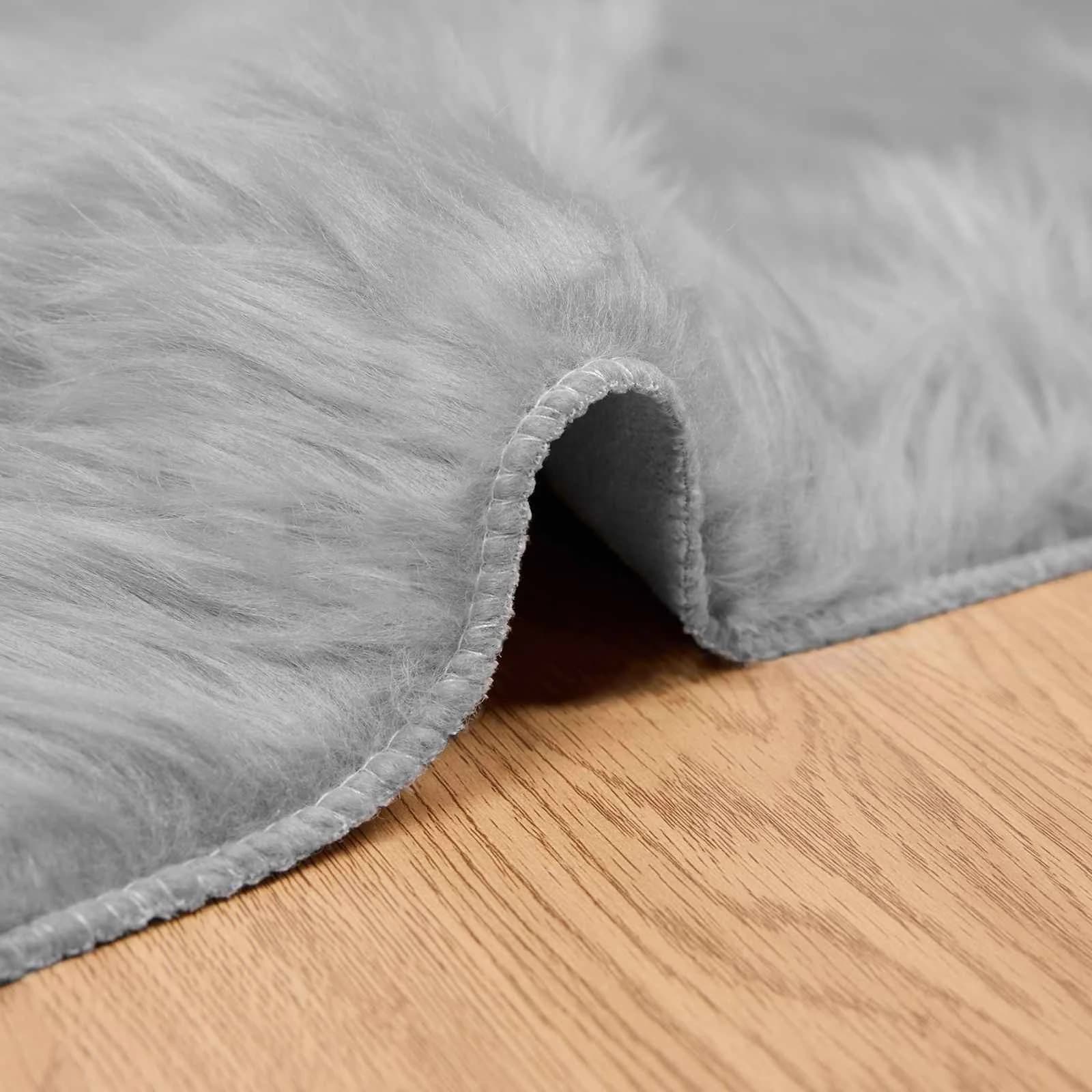 Preproga iz umetnega ovčjega krzna TAFALLA Siva 80 x 200 cm - slika 8