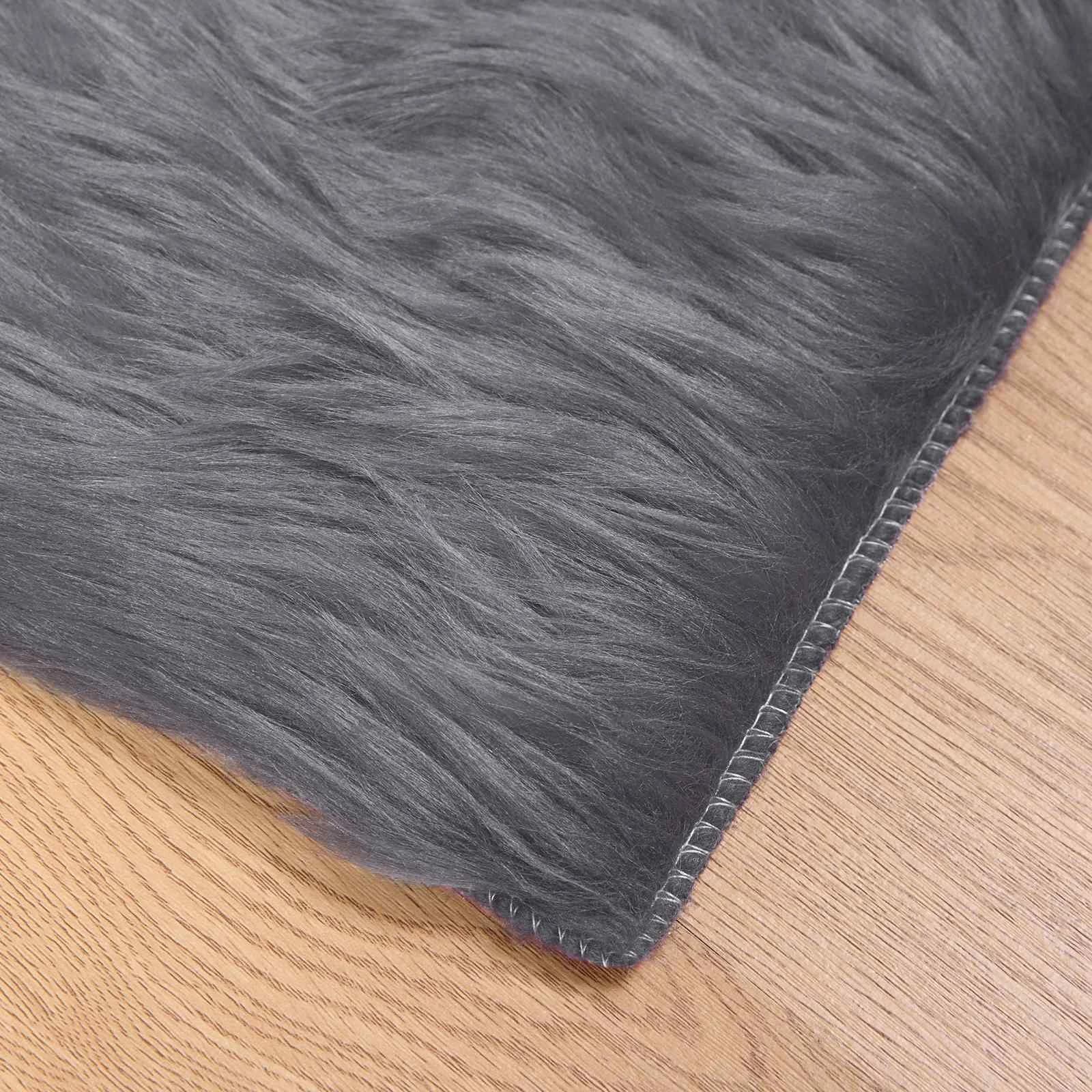 Preproga iz umetnega ovčjega krzna TAFALLA Antracit 80 x 200 cm - slika 7