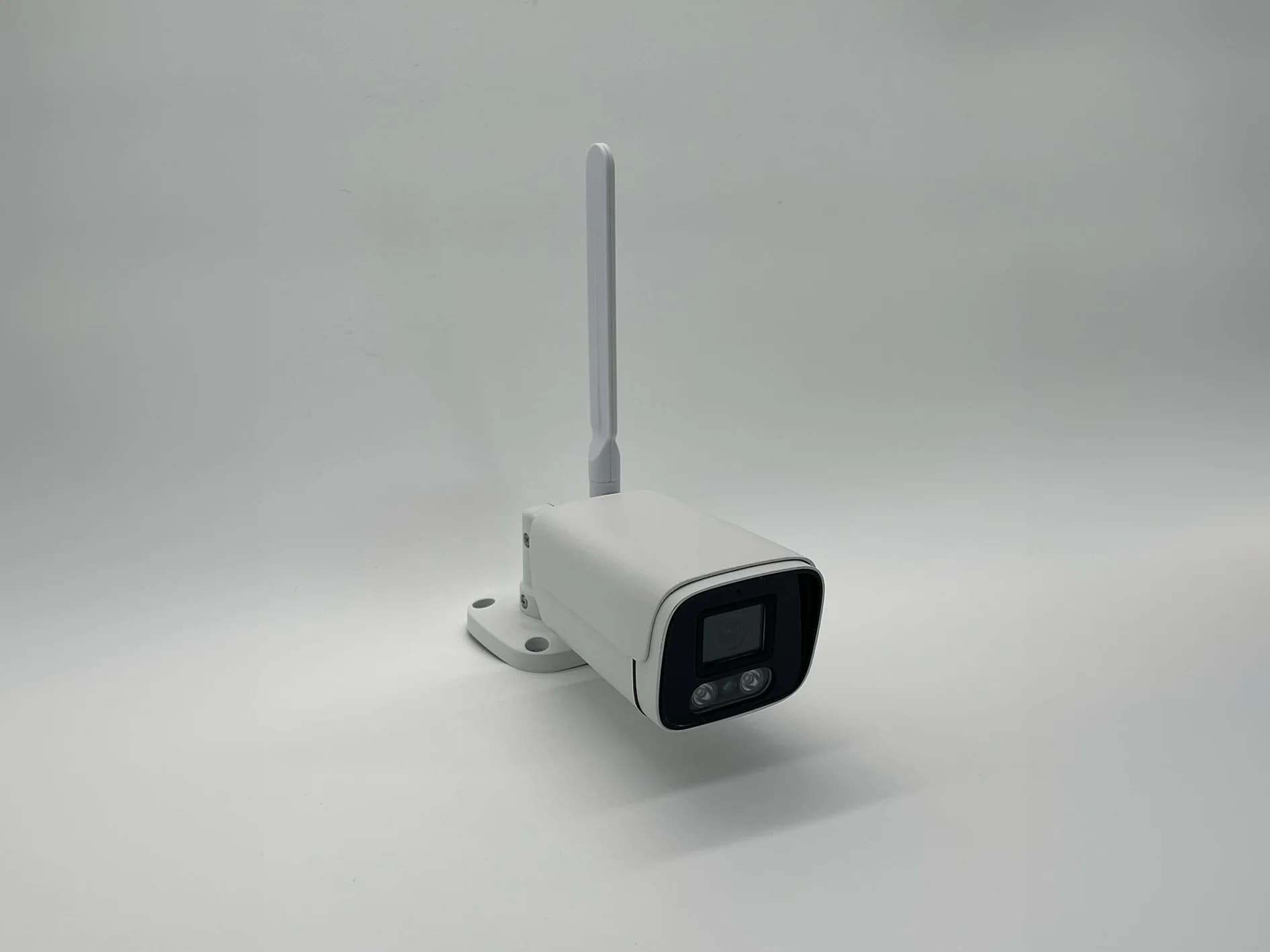 Camhi Bullet Kamera NST-IPC6842S-W: Vaš Zanesljiv Čuvaj (s priloženo 64 GB kartico za snemanje)