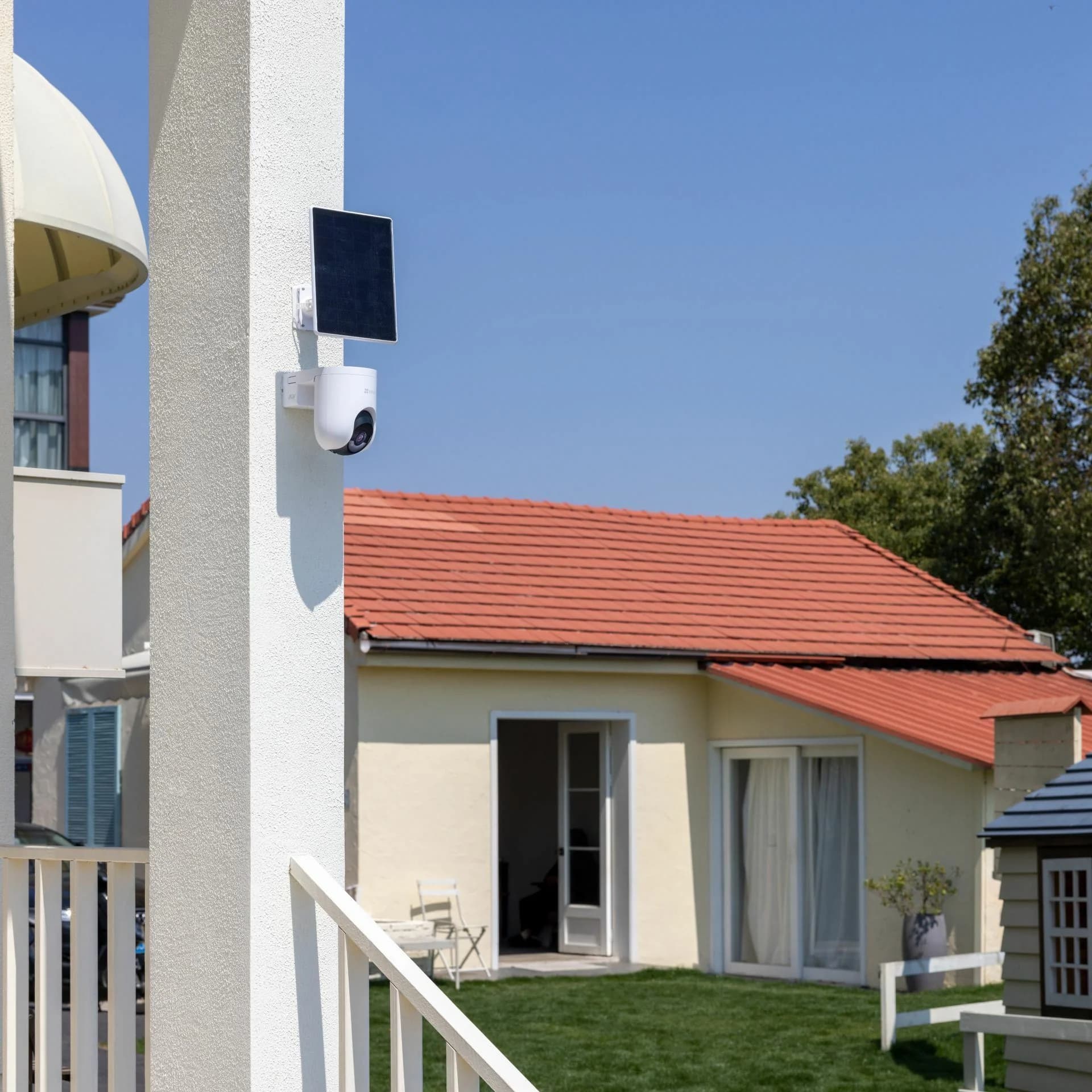 EZVIZ EZVIZ kamera 4.0MP brezžična PT HB8 Lite 4G LTE + solarni panel 5W Kamere